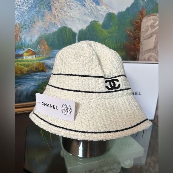 CHANEL Ivory Textured Bucket Hat - Picture 2 of 9